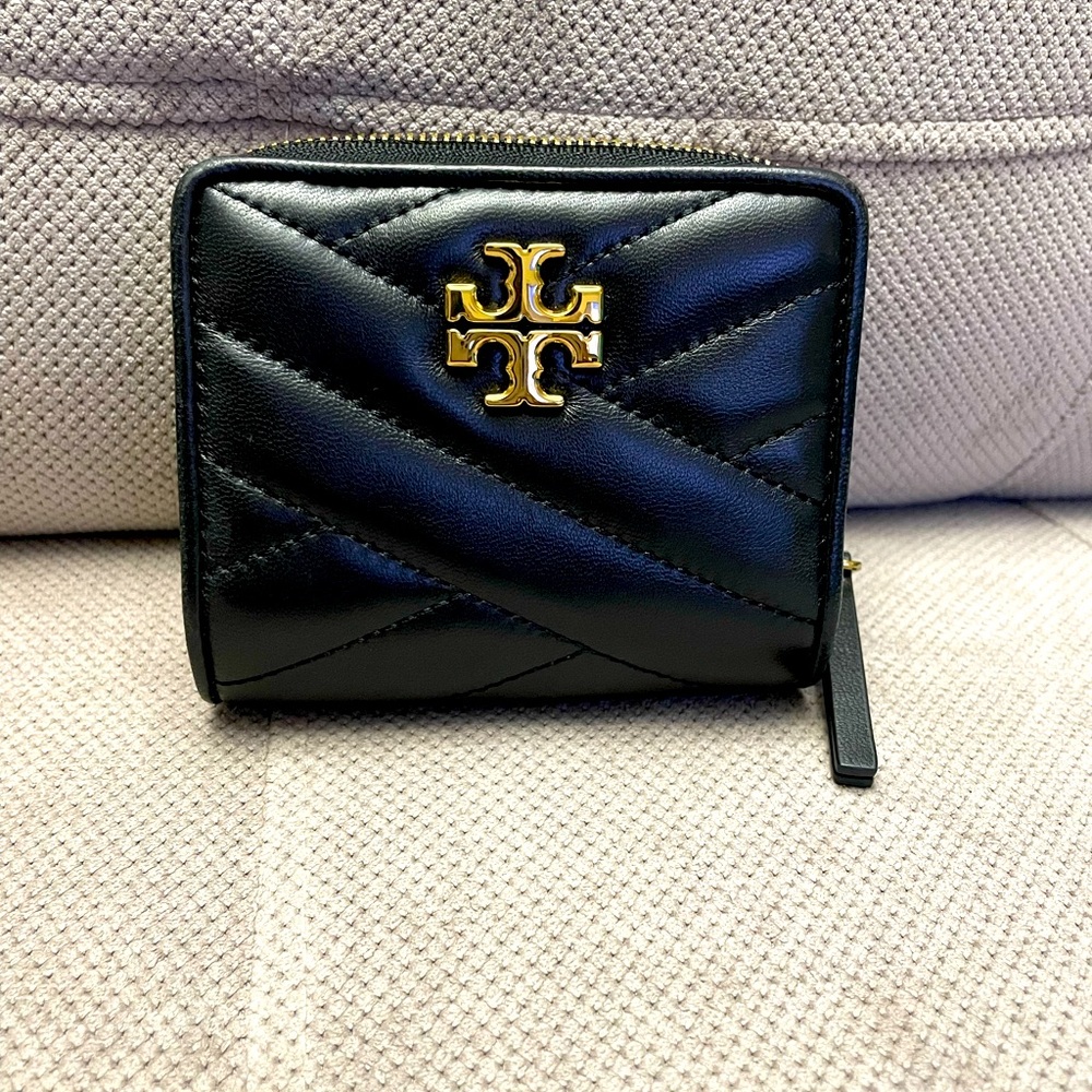 KIRA CHEVRON BI-FOLD WALLET
